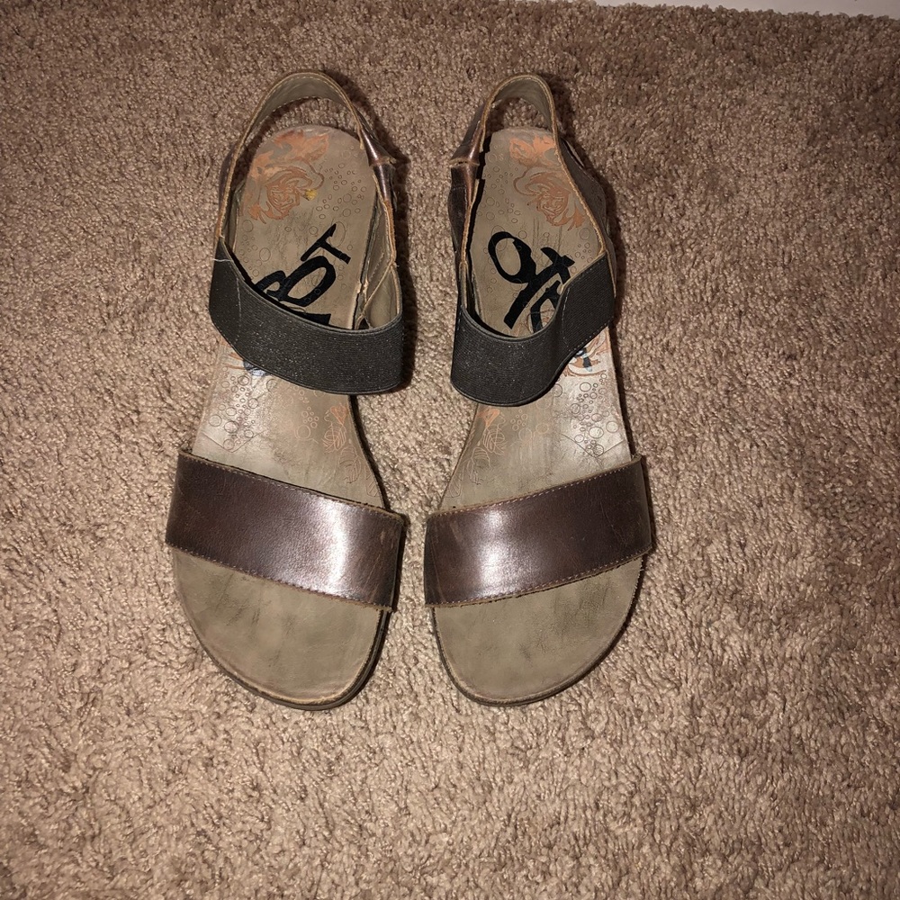 super cute OTBT SHOES